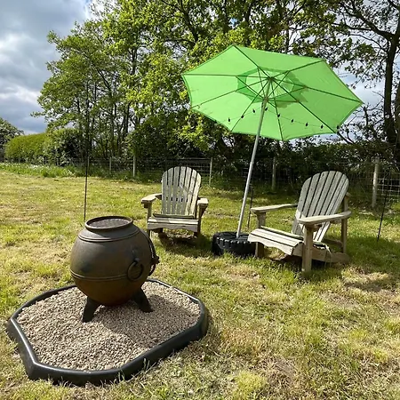 The Paddock Glamping - Clover 2 * York
